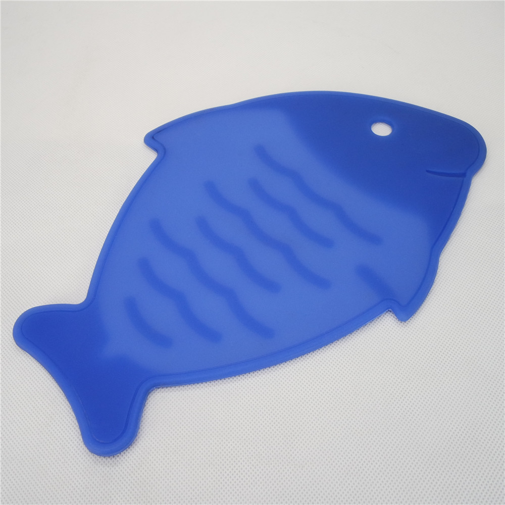 CXRD-2037a Silicone Kitchenware Accessory Insulating Mat Fish Pattern
